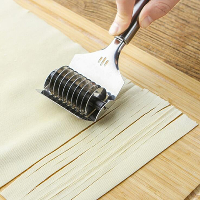 Stainless Steel Noodles Dough Roller Cutter Pasta Maker Tool (ESG11867)
